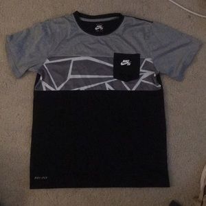 Nike sb dri-fit t-shirt boys XL